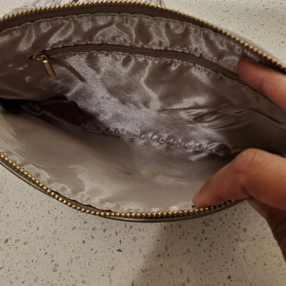 New Charlie Paige Emblemished Sequin Diamond Clutch